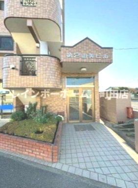 第２山美ビルのエントランス