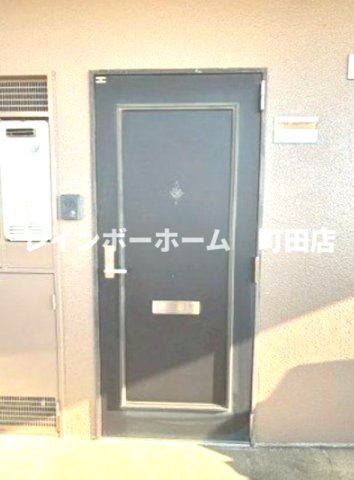 第２山美ビルの玄関