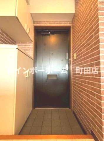 第２山美ビルの玄関