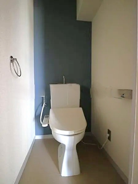 川崎第64ビル【キャッシュバック対象】のトイレ|ゆったりとした空間のトイレです