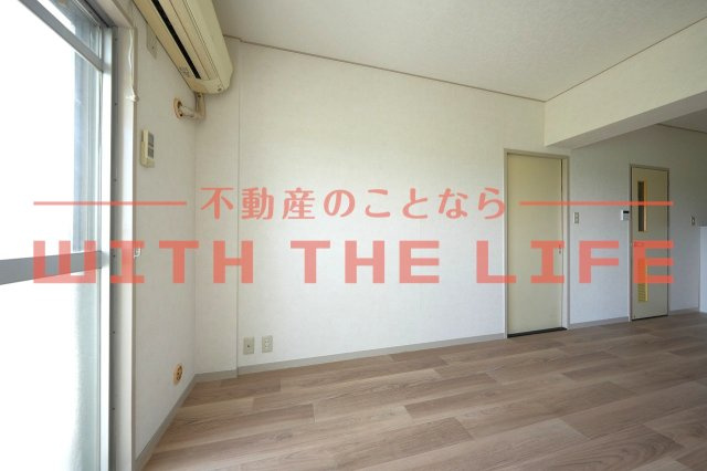 川崎第64ビル【キャッシュバック対象】の居間・リビング|おしゃれなリビングです