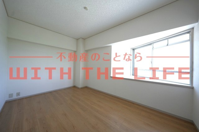 川崎第64ビル【キャッシュバック対象】の洋室|広々とした洋室です