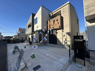 【外観】 | カースペース２台ある、とてもお洒落な外観です。