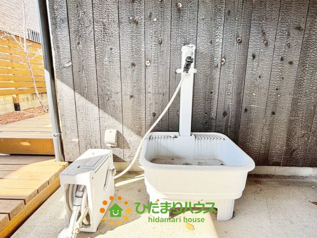 久喜市葛梅２丁目　中古一戸建ての設備|洗車や水撒きに外水栓は必須です！