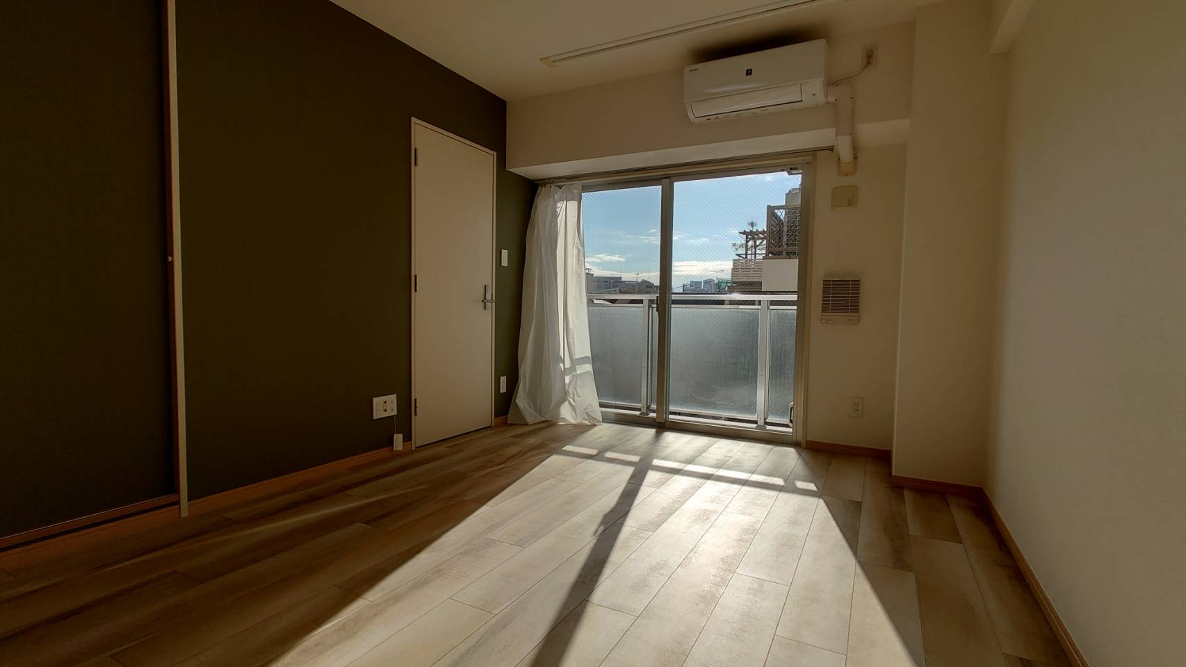 【居間・リビング】