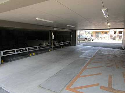 クレイドル西原駅東の駐車場