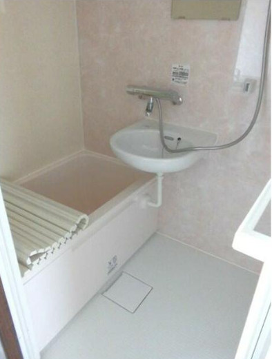 中野区上高田２丁目のアパートの浴室