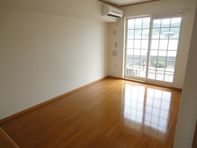 ヴィラ・デル・マ－レＢの居間・リビング|おしゃれな居間です