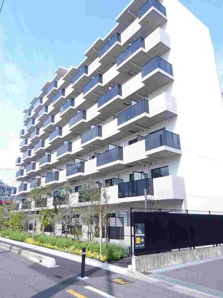 ＧＥＮＯＶＩＡ川口元郷の外観