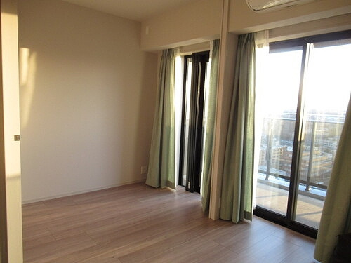 プラウドシティ武蔵浦和ステーションアリーナの居間・リビング|リビング