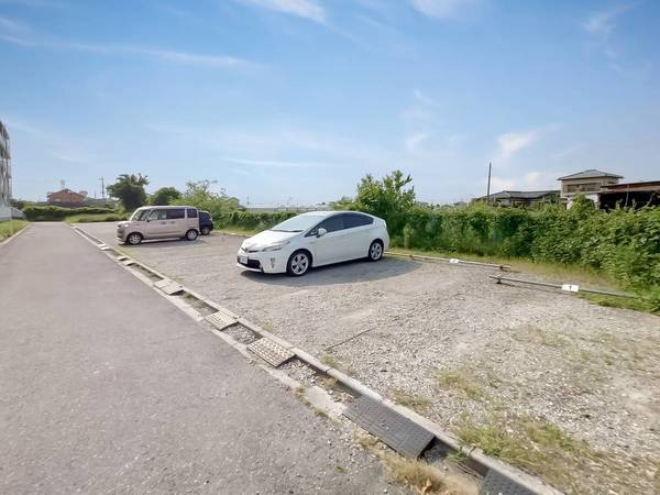 ビレッジハウス田谷1号棟の駐車場