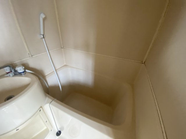 ハイツシバタ2号館の浴室