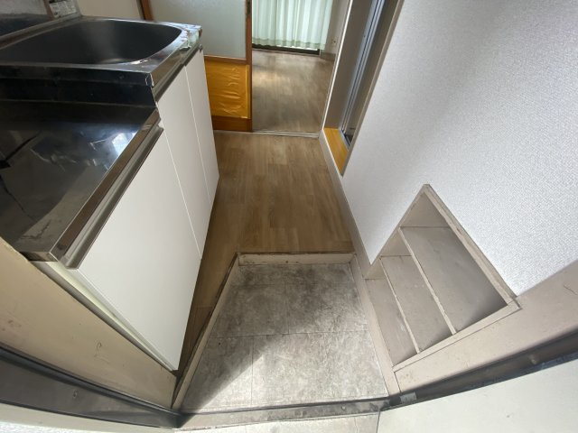 ハイツシバタ2号館の玄関