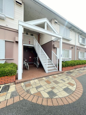 ホワイティハイツのエントランス