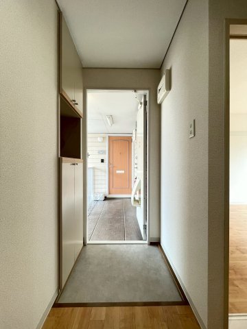 ホワイティハイツの玄関