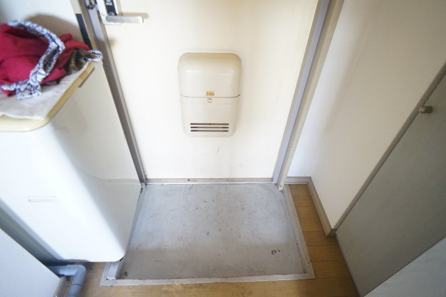 ジュネス・Nの玄関