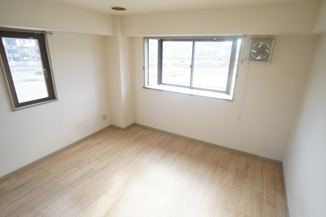 ジュネス・Nの居間・リビング