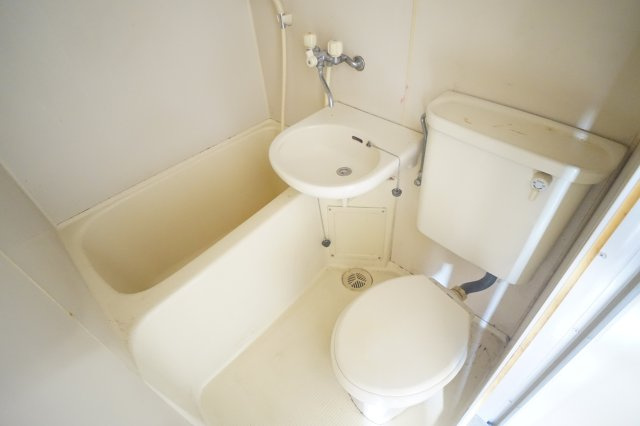 ジュネス・Nの浴室