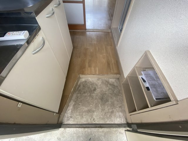 ハイツシバタ１号館の玄関