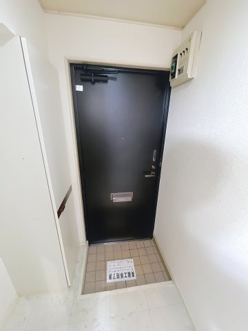 リエス川越岸町の玄関