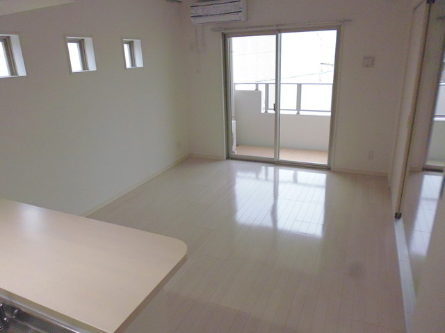 プレミアコート星ヶ丘の居間・リビング