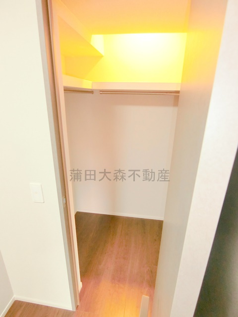 プライムガーデン大森の収納|洋室3.9帖収納　ウォークインクローゼット