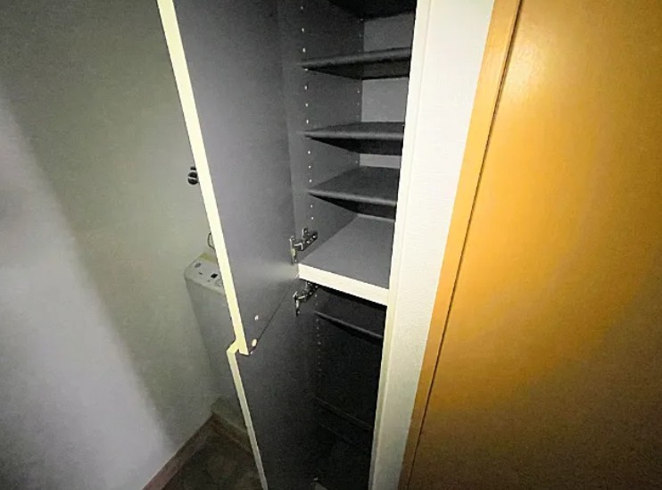 レイローズビルの玄関