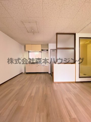 【居間・リビング】 | 　忍ヶ丘グリーンハイツ | ゆったりとした居間です