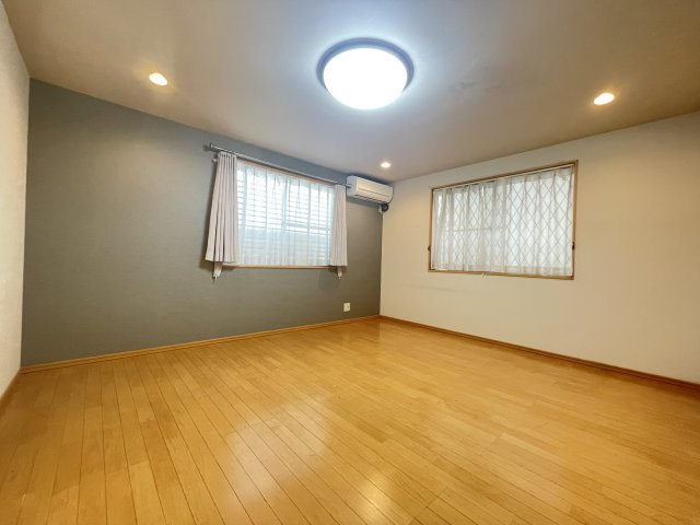 世田谷区下馬１丁目の一戸建ての洋室