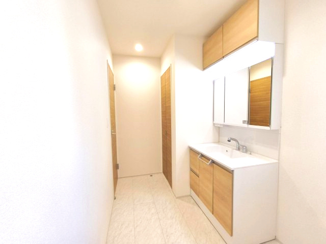 熊谷市新堀　新築住宅　平家建の独立洗面台