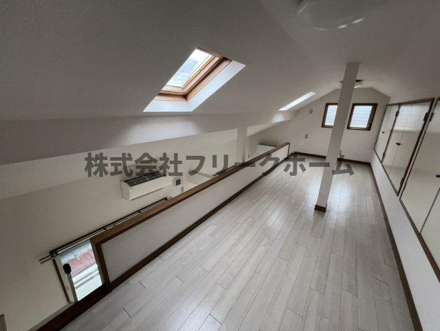 武蔵野市八幡町１丁目のアパートの寝室