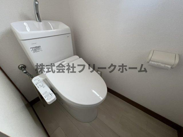 武蔵野市八幡町１丁目のアパートのトイレ