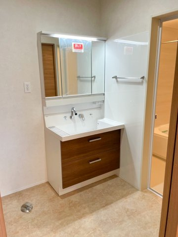 売新築戸建　牧之原市細江の独立洗面台|独立洗面台は引き出しタイプでデッドスペースができにくく、見渡しやすいのがメリットです！