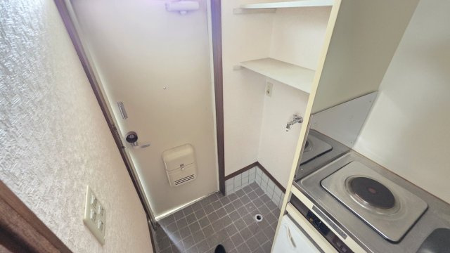 保土ヶ谷区 《2棟売り!!アパート》の玄関