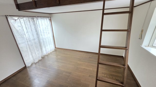 保土ヶ谷区 《2棟売り!!アパート》の洋室