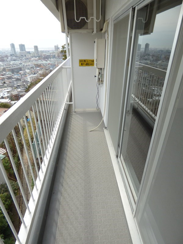ビューテラス岡本のバルコニー