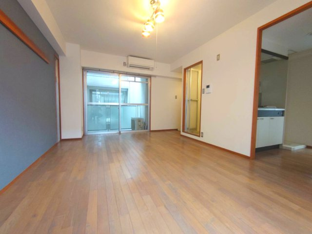 第6六甲センタービルの居間・リビング