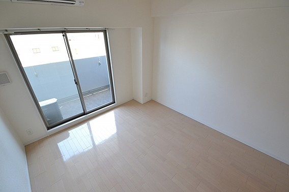 アドバンス神戸グルーブの居間・リビング