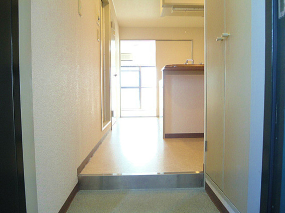 メープルレジデンスの玄関