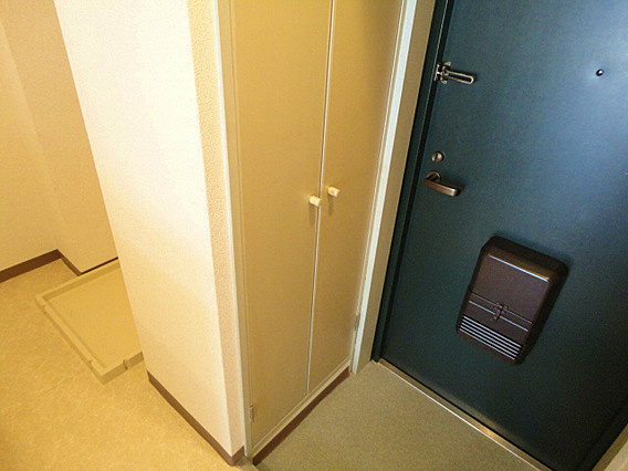 メープルレジデンスの玄関