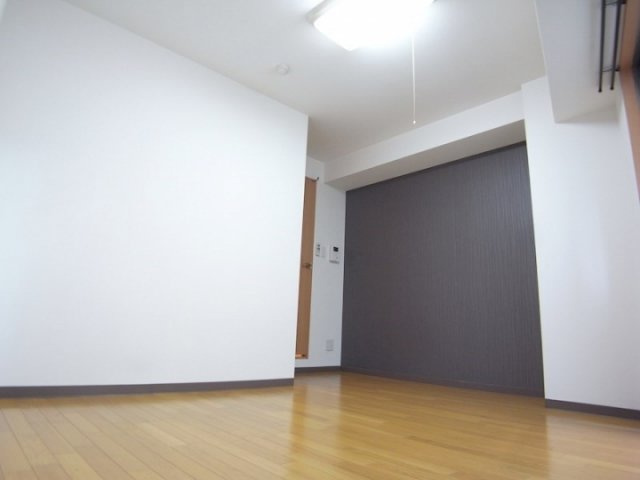 アネスト神戸西元町の居間・リビング