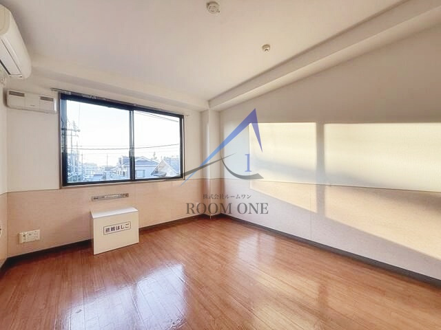 カーサ躑躅ヶ丘の居間・リビング|洋室のお部屋です。