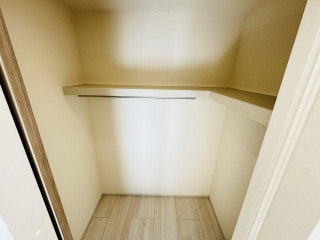 三郷市上彦名新築戸建【彦郷小学校：9分】の収納|7.5帖寝室・ウォークインクローゼット