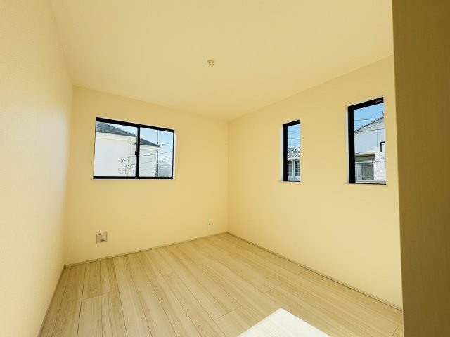 三郷市上彦名新築戸建【彦郷小学校：9分】の洋室|5.25帖洋室