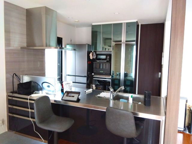 売中古戸建　富士市北松野のキッチン|配膳や軽食にも便利なバーカウンター風キッチンです！