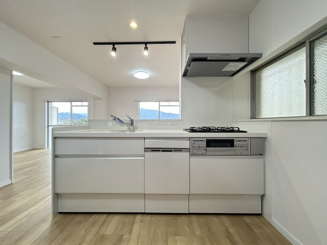 【キッチン】 | 笹の台4 | キッチンに窓があるので手元が明るくにおいもこもりづらいです