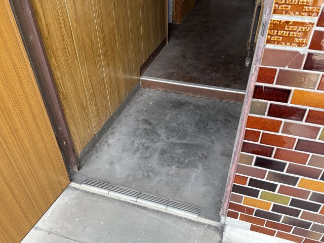 光栄荘の玄関