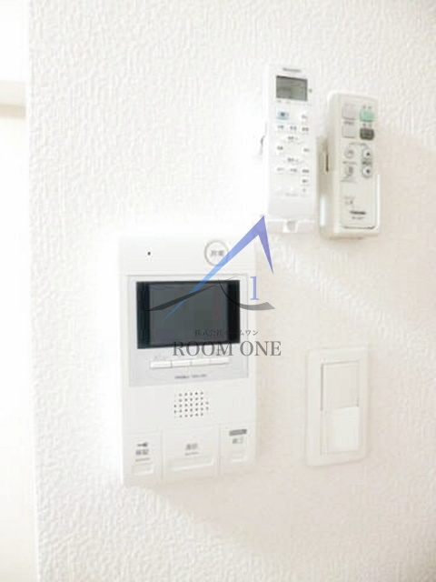 スカイコートパレス千川のセキュリティ|モニター付きインターホンです。