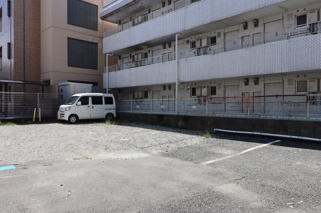 LAPIN JUNの駐車場