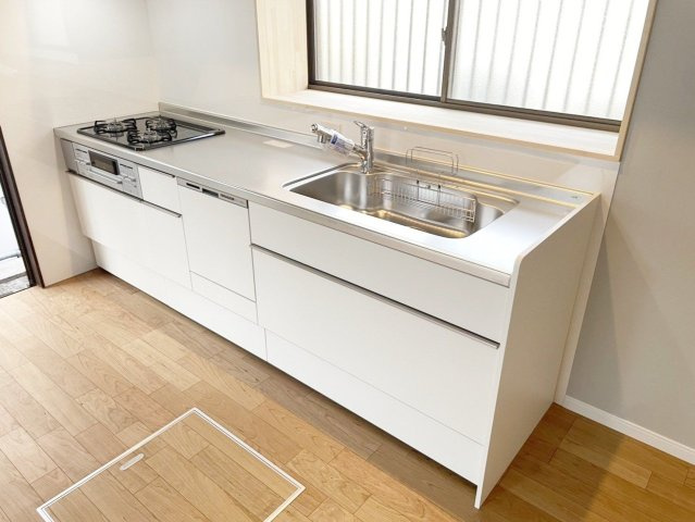 【キッチン】 | 筑紫野市紫６丁目　戸建て | 壁付タイプののキッチンなのでリビングのスペースを広く使えます